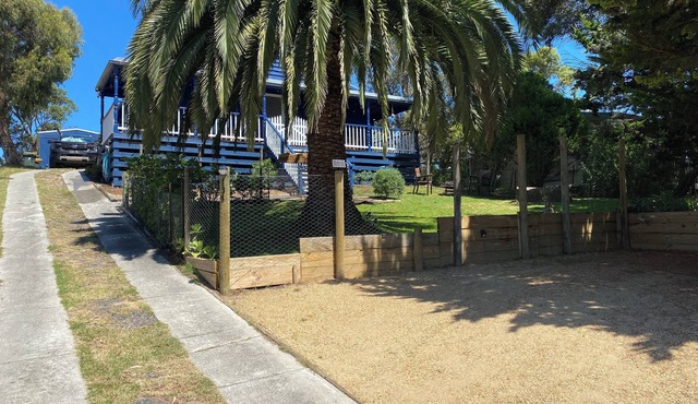 Walk to Shops/Beach, Linen supplied, Pet Friendly *5 Nights+ Special Pricing* in Venus Bay