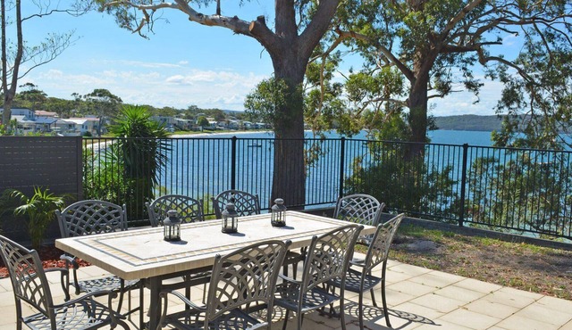 Wanda Magic, 19 Randall Drive - beautiful water front house