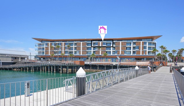 Waterfront Coastal Marina Apartment on waters edge!