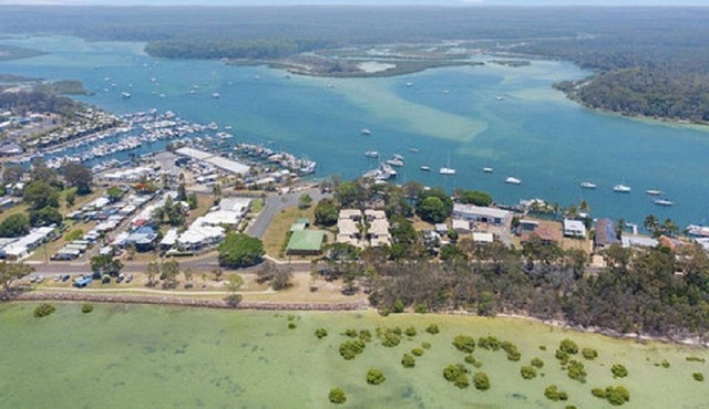 Waterfront, double storey Townhouse in Tin Can Bay