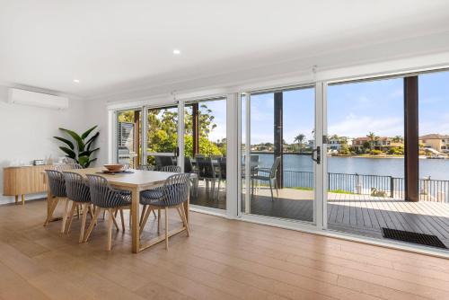 Watersedge - Absolute Waterfront Retreat in Sussex Inlet