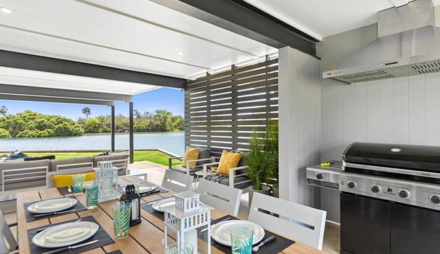 Watersedge – absolute waterfront in Currarong
