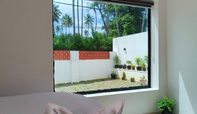 Wavealokam Beach Retreat