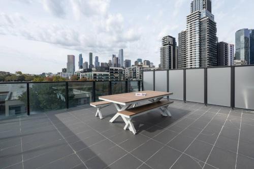 West Edge - Urban Outlook near Gardens and Markets in Melbourne