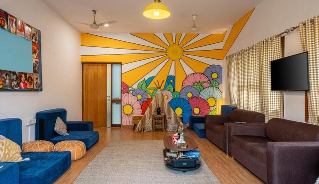 Whiite Panda - Backpacker Hostel in Delhi Greater Kailash