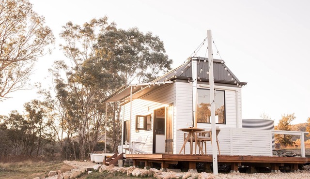 Whispering Waters: Tiny house 15mins from bathurst CBD in Billywillinga