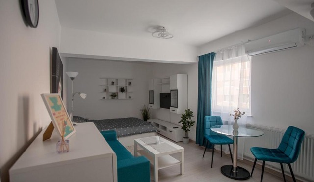 White Studio Center