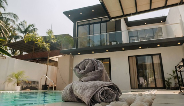 White Tiger Goa - One bedroom villa with Private Pool & indoor couple Jacuzzi