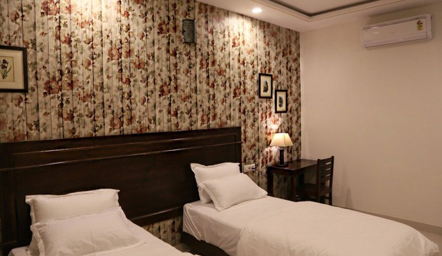 White tulips home stay