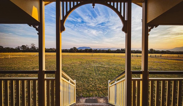 Willow Lodge at Willow Farm, experience the country life in Junabee
