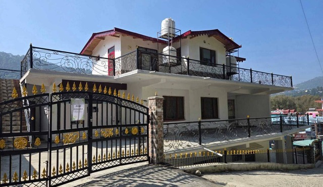 Wonderful 4 bedroom house in soothing Bhimtal Nainital getaway