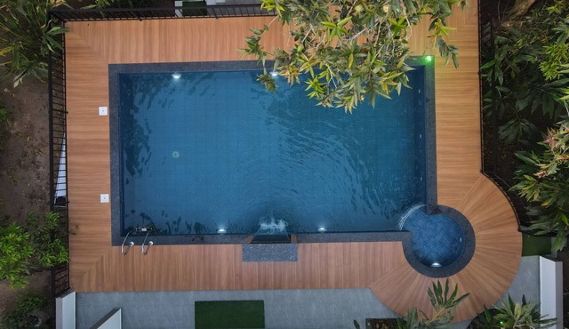 Wonderful 6-bedroom villa in Pambanar for a relaxing getaway