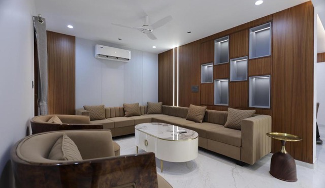 Woodlands Apartment 501 - Fully Furnished Luxury Apartment