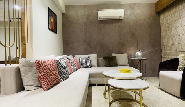 Woodlands Apartment - Fully Furnished Luxury Apartment