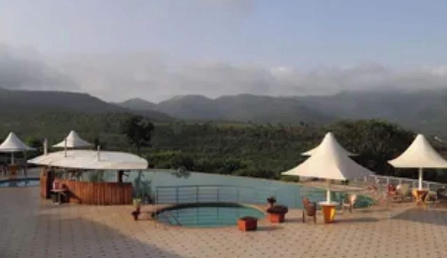 Woods Villa Retreat - Suite 02
