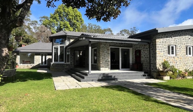 Woodside by LuxUnlock Private Villas