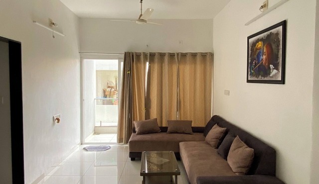 Work-Friendly 2BHK for Long Stays, Kitchen, Quiet Residential Area & Parking