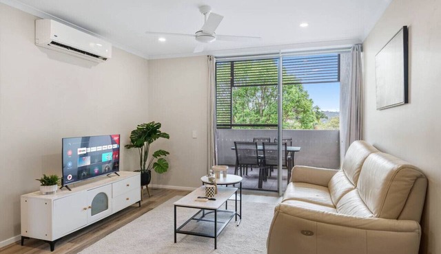 Workspace | Walk to Train & Shops | Free Carpark in Coopers Plains
