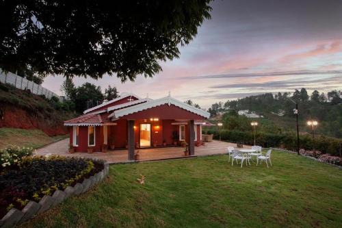 Wyncroft Bed and Breakfast, Heritage Bungalow at Kotagiri