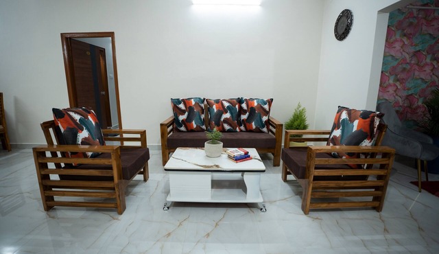 Yellow Bells Serviced Apartments Hitech City