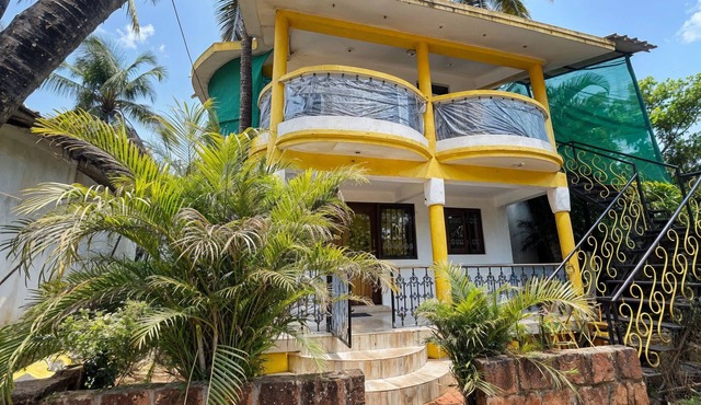 Yellow Haven 4BR Villa in Goa by Homeyhuts