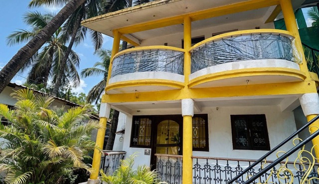 Yellow Haven 4BR Villa in Goa by Homeyhuts