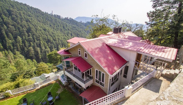 YOGA AND MEDITATION HIMALAYAN RETREAT