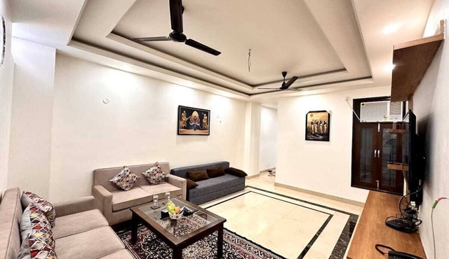 Yoga Retreat at The Ganges in Rishikesh - 5 Minutes Walk to the Nature & River