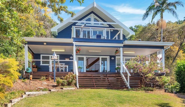 Your Perfect Waterfront Escape/holiday