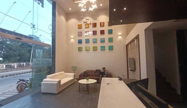 Yuvraj Palace Inn