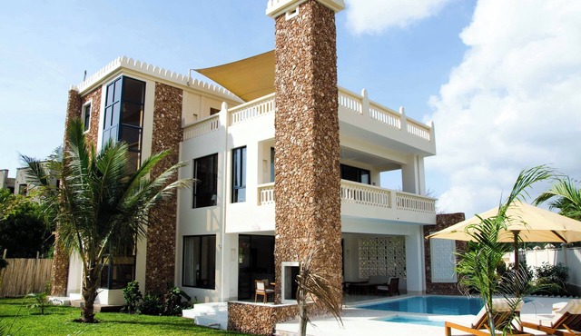 ZANA DIANI VILLAS. LUXURIOUS 2 BEDROOM VILLA 10 MIN FROM THE BEACH in Kwale County