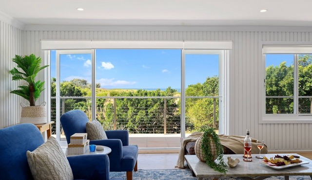 Zephyr Private beachfront, pet-friendly home for the discerning traveller in Sapphire Beach