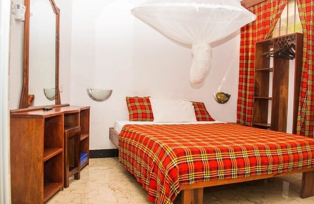 Featuring free WiFi, Rooftop Cafe ,close to ferry terminal & City attractions 7 in stone town