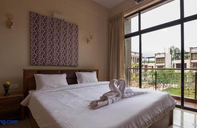 Greenwoods Ten by Vista Rooms