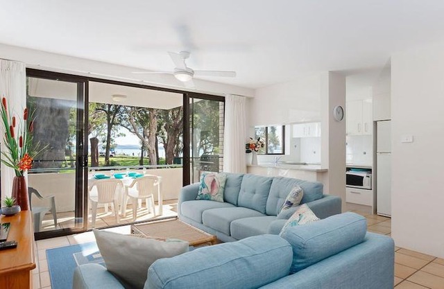 Mistral Court 2 17 Mistral Close water views and WIFI