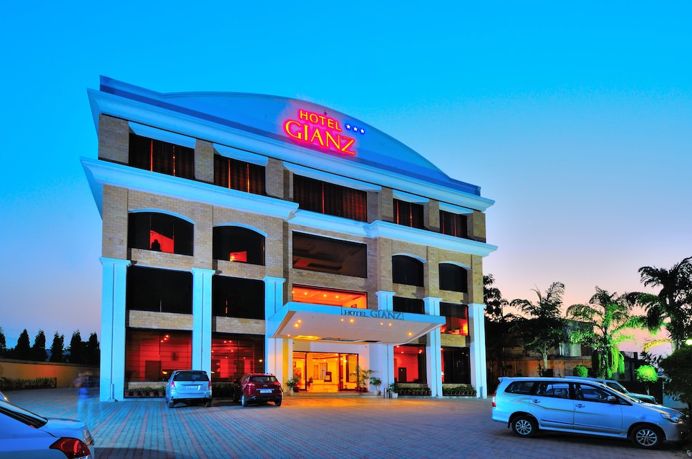 Nalagarh Hotel | Hotel Gianz