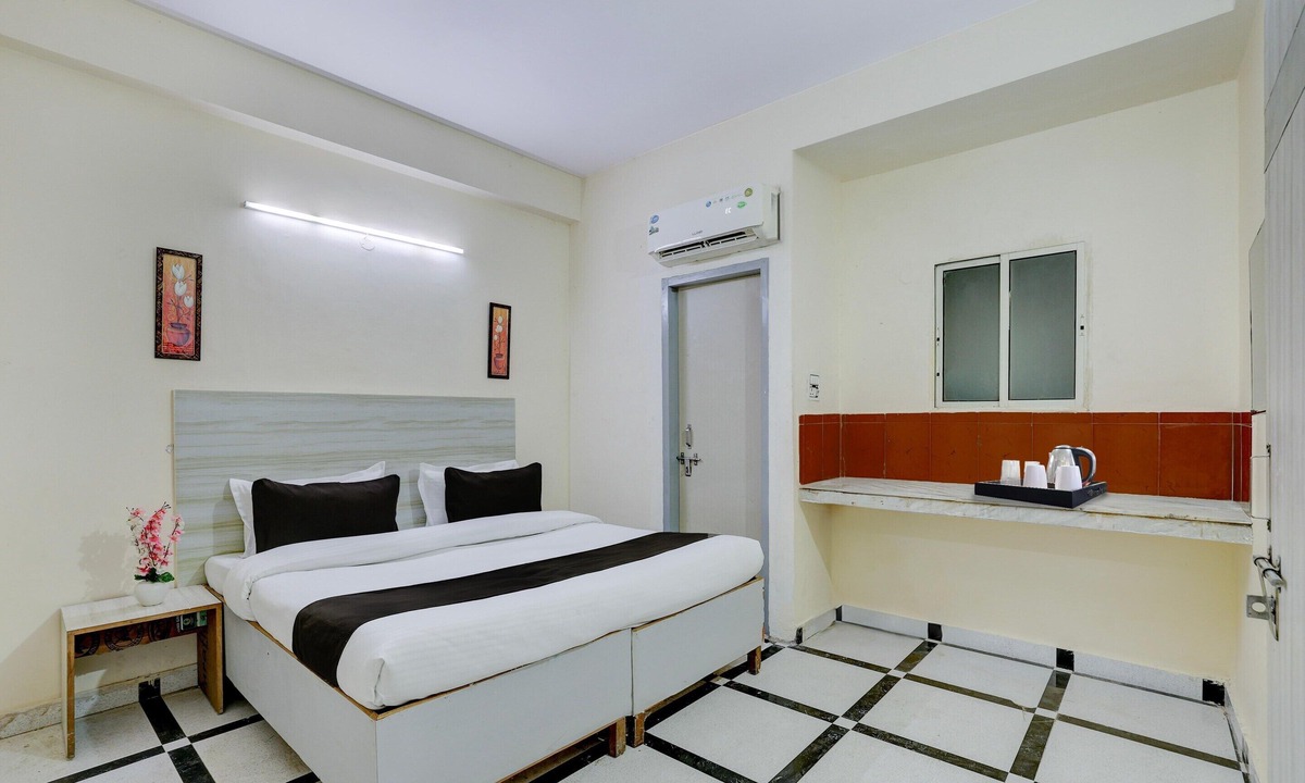 DLF Phase 1 House | Classic With Balcony O DLF Phase 1