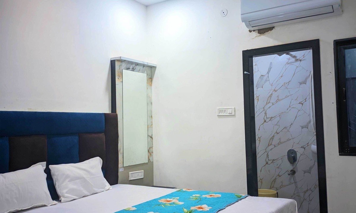 Omkareshwar Hotel | Hotel Moad Mudgal Palace