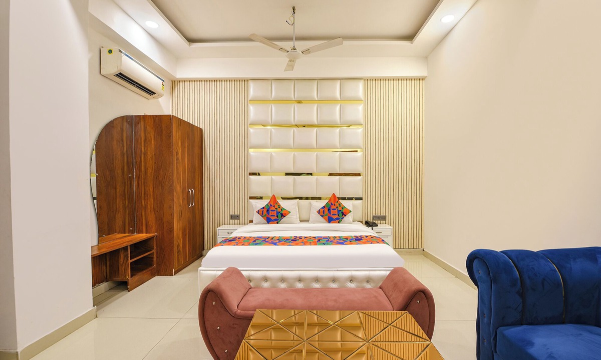 Indirapuram Hotel | Fabhotel The Grand Paradise