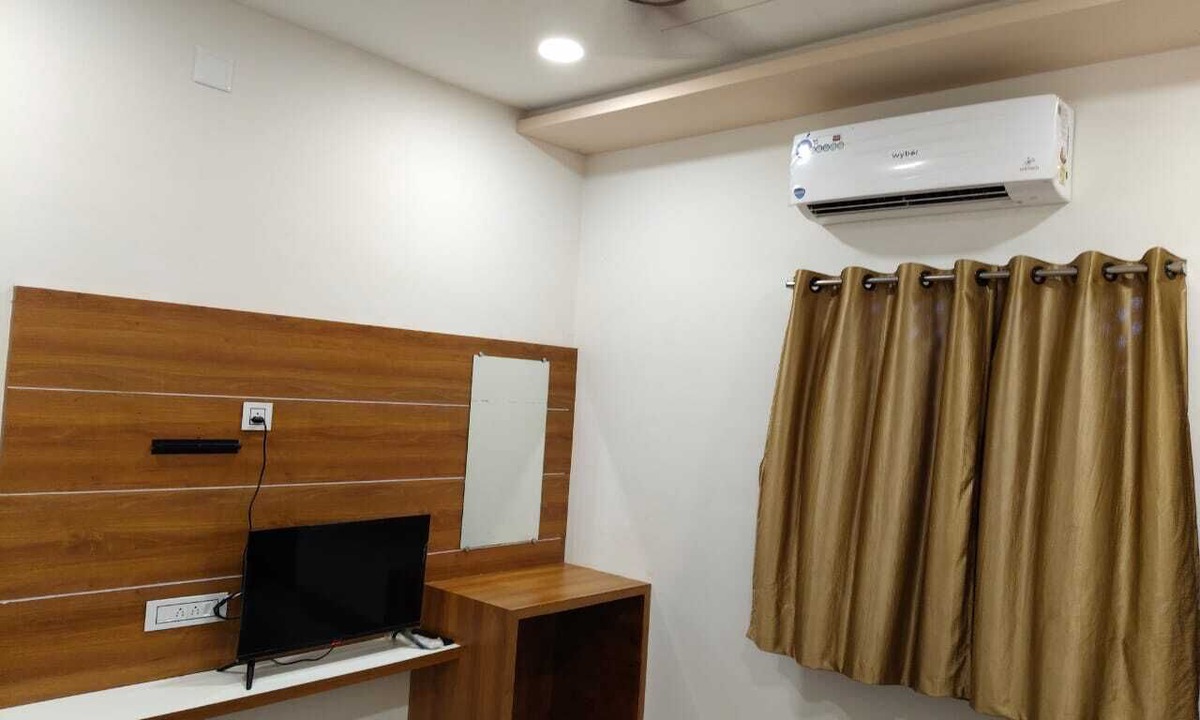 Dwarka Hotel | Hotel Ayodhya Bhwan