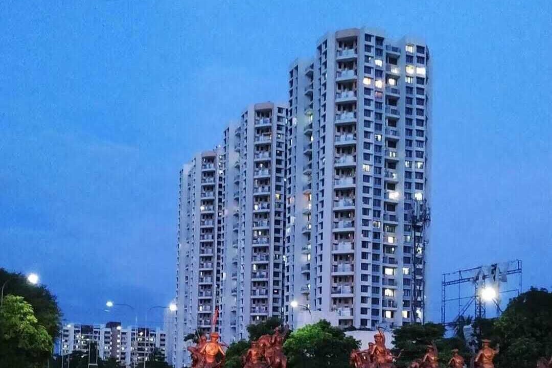 Nanded Apartment | Luxurious 2-bedroom apartment in serene Pune with view, WiFi, AC, recliner