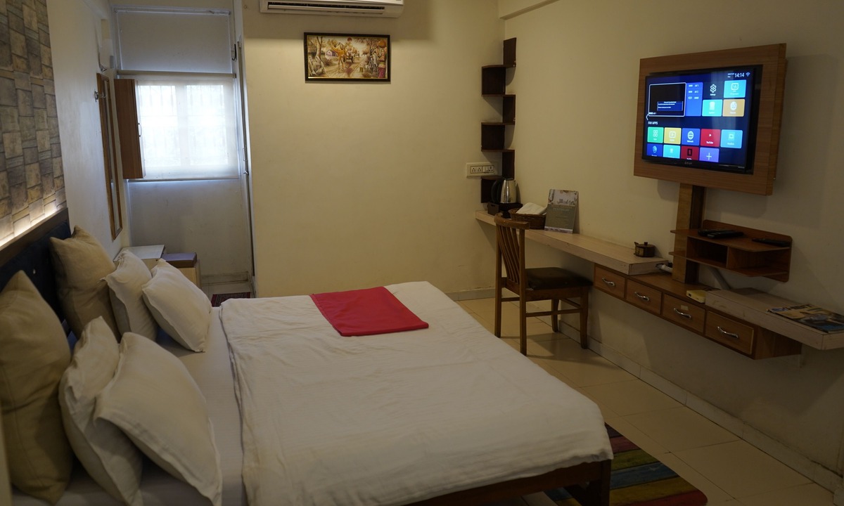 Ahmedabad Hotel | Hotel Krishna Ahmedabad
