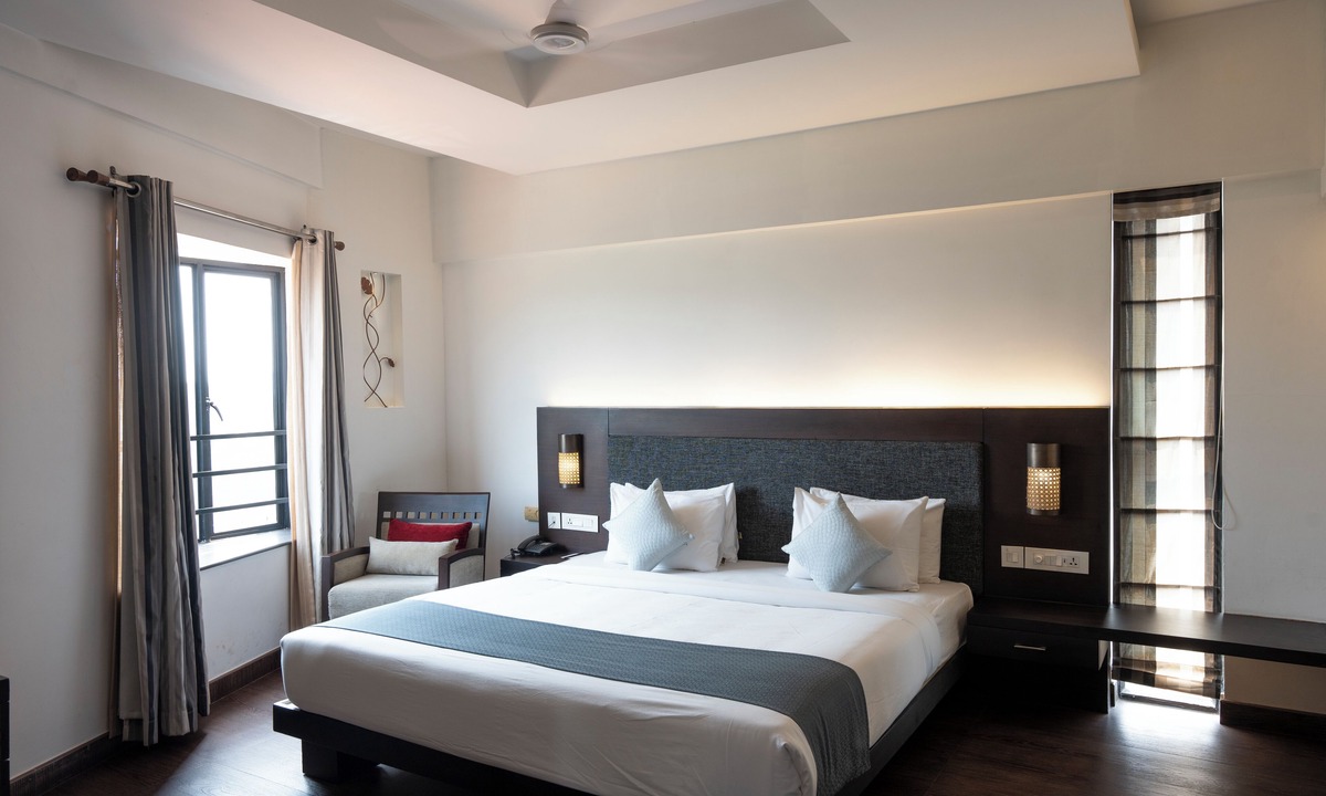 Kozhikode Hotel | Copper Folia