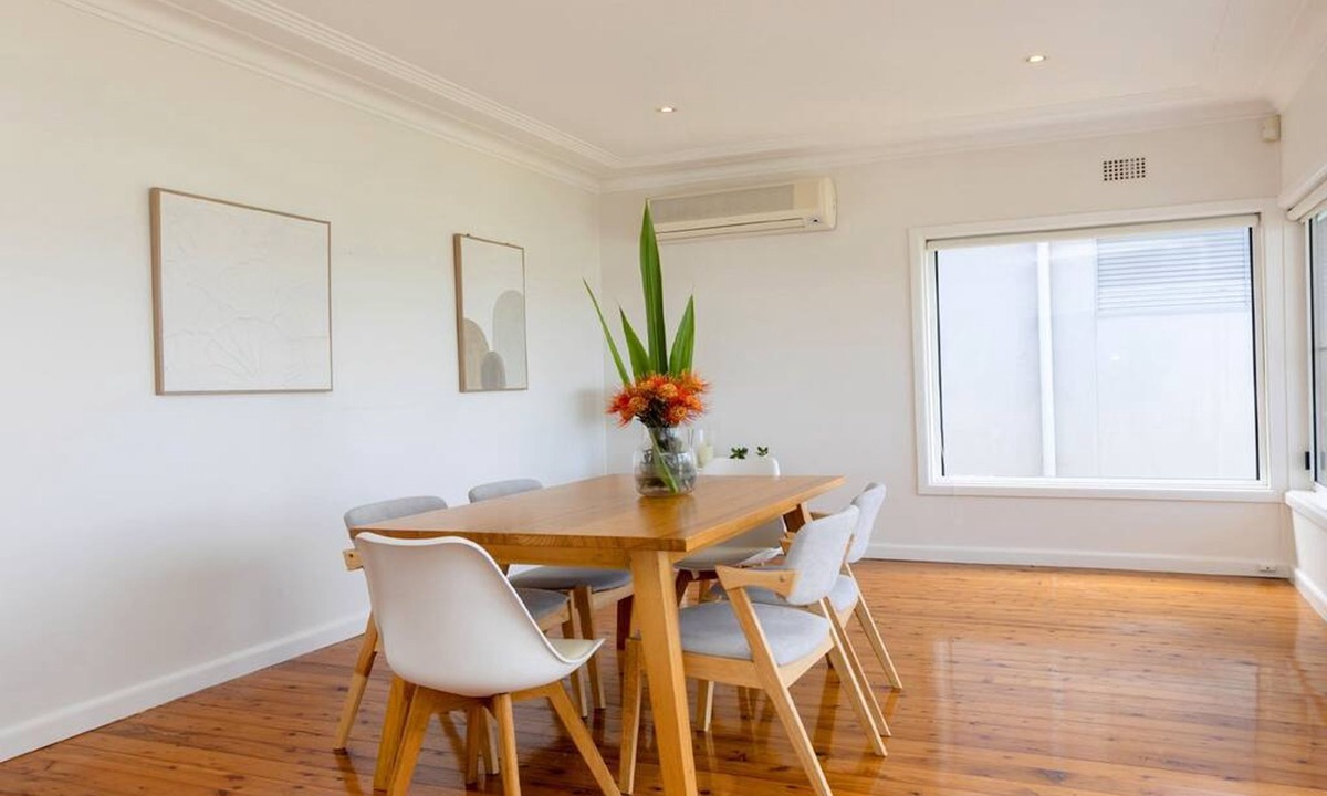 Point Clare House | Metawise Stylish 2-bedroom Home With Easy CBD Ac