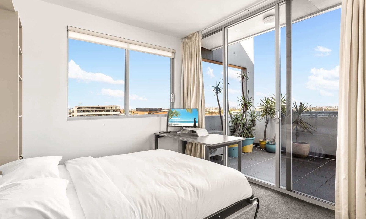 Alexandria Apartment | Spacious 2-Bed with Two Balconies with City Views