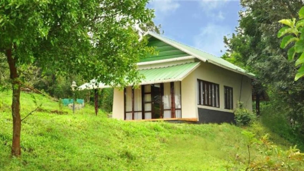 Photo of Buildings in Ramakkalmedu