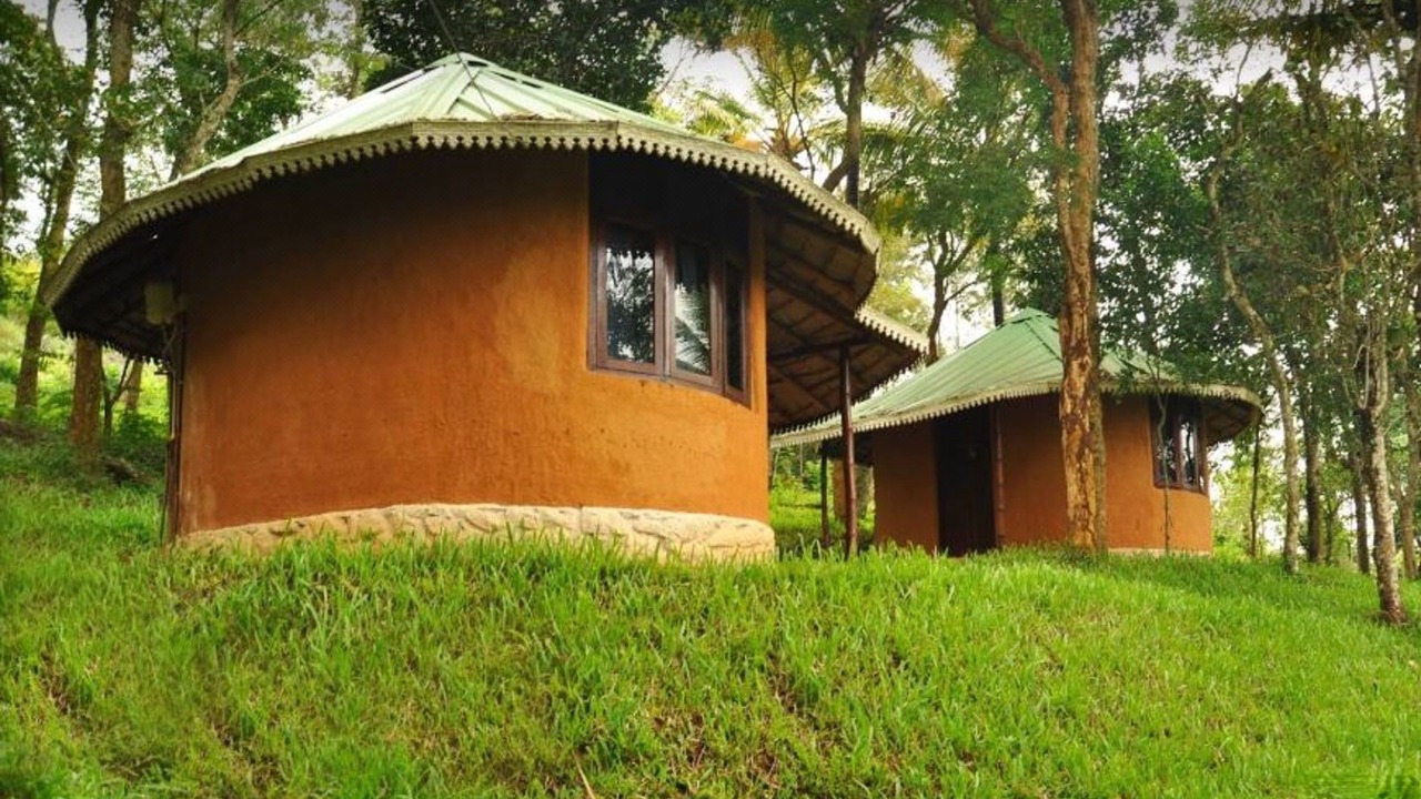 Photo of Buildings in Ramakkalmedu