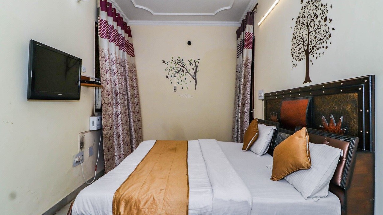 Photo of Bedroom in Sector 45
