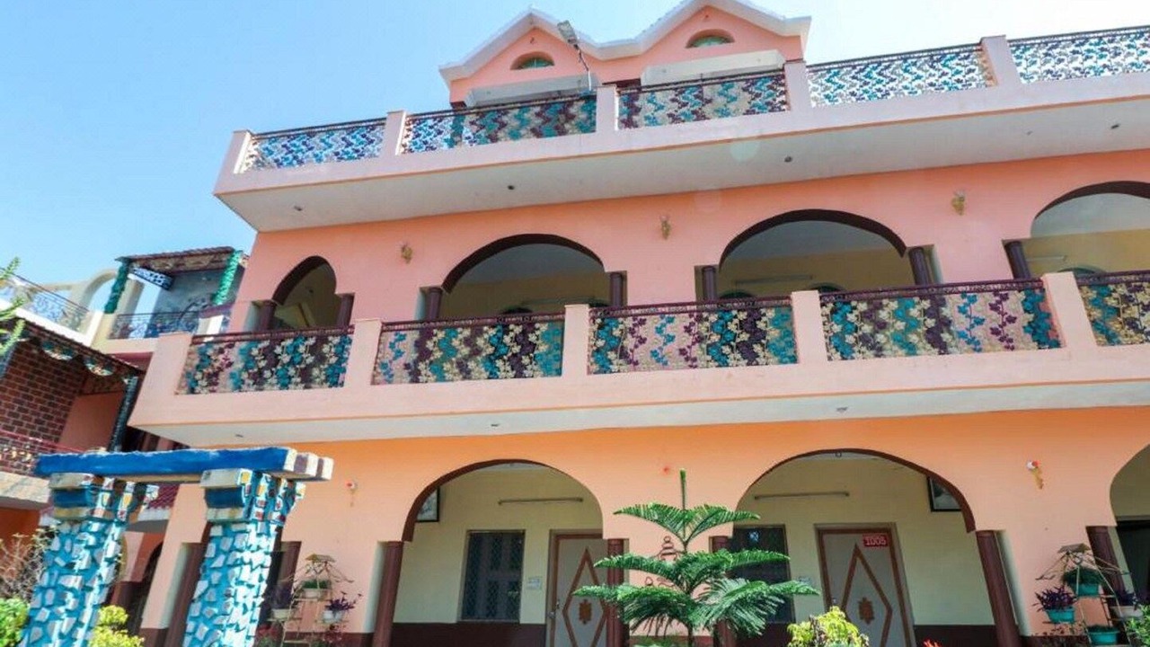 Photo of Buildings in Lakdi Ka Pul