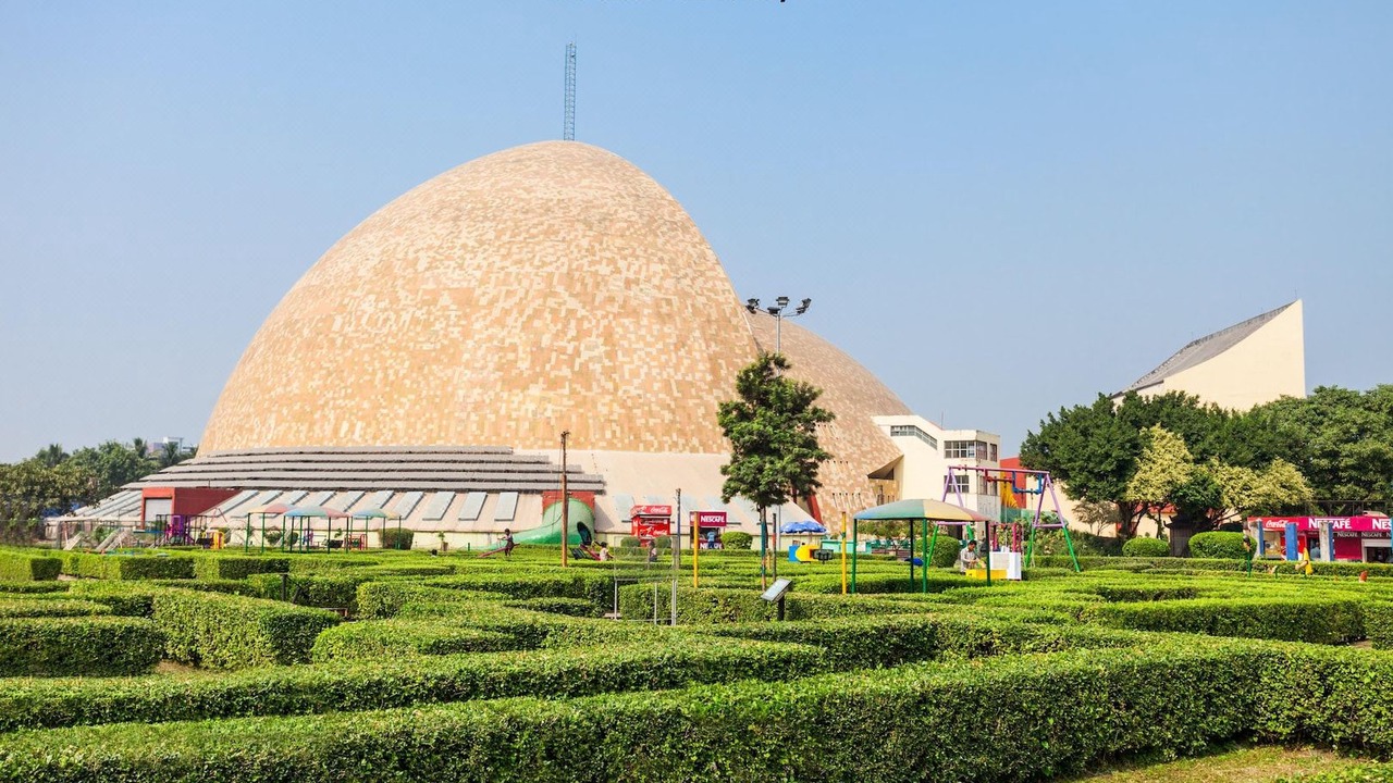 Photo of Buildings in Phool Bagan